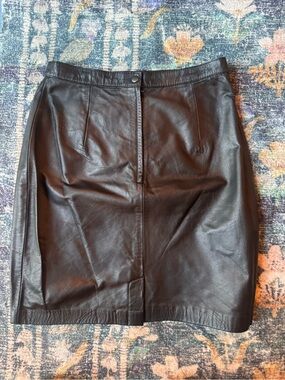 Vintage Euro Mond Classic Black Leather Mini Skirt